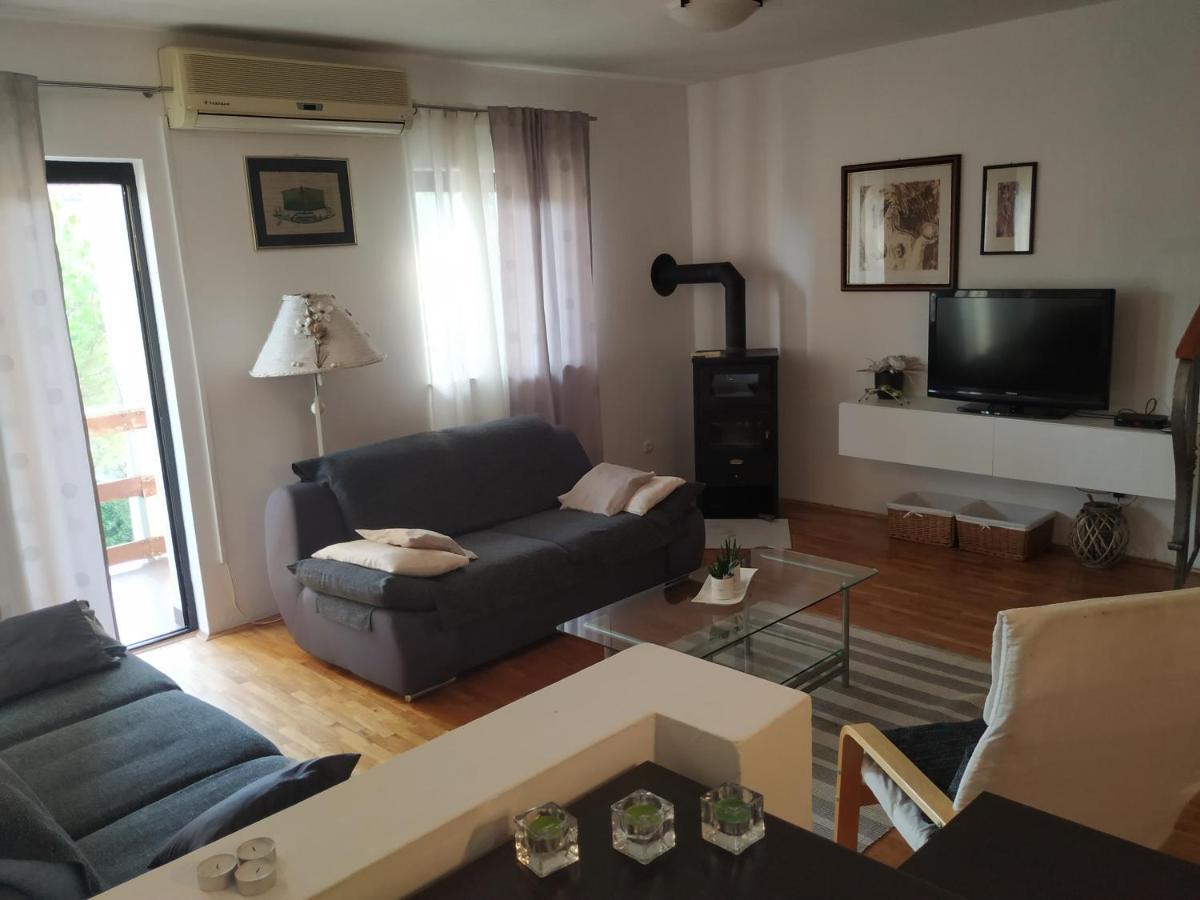 Apartmani Deleut Нови Винодолски Екстериор снимка