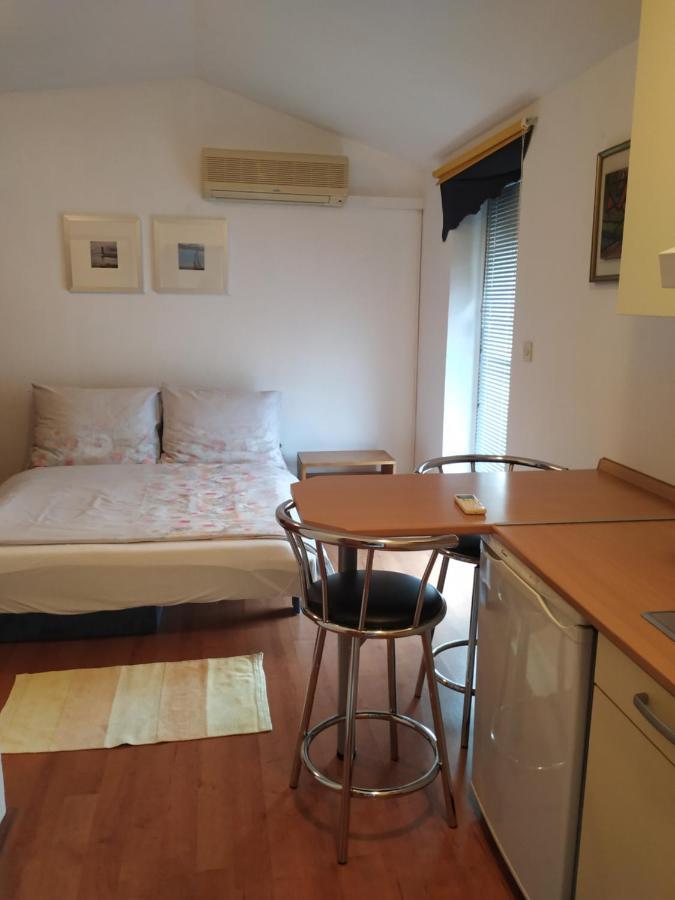Apartmani Deleut Нови Винодолски Екстериор снимка
