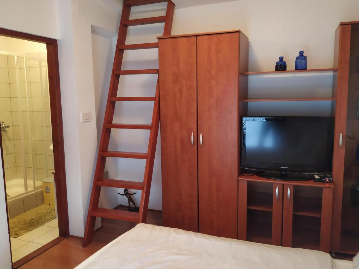 Apartmani Deleut Нови Винодолски Екстериор снимка