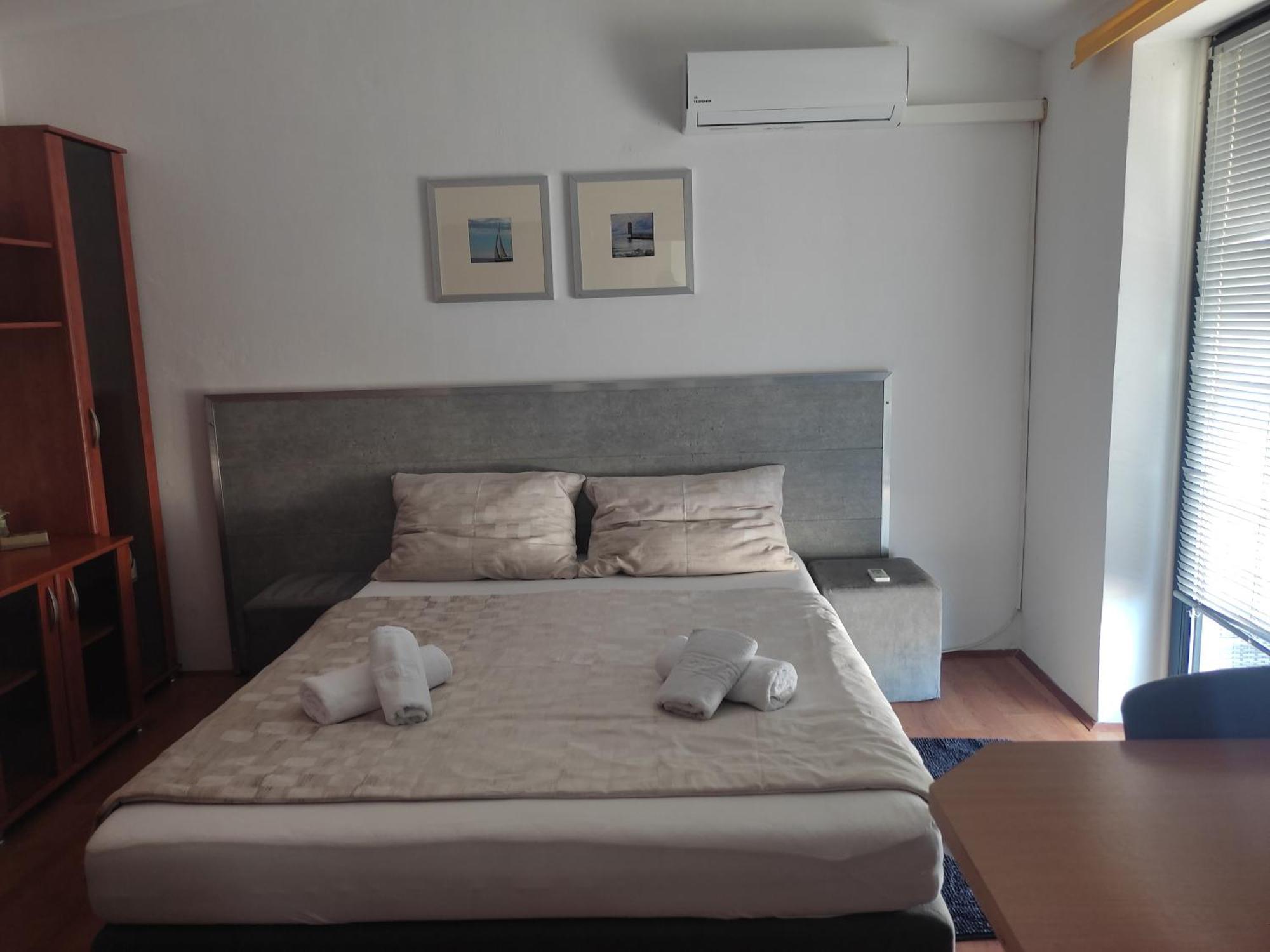 Apartmani Deleut Нови Винодолски Екстериор снимка